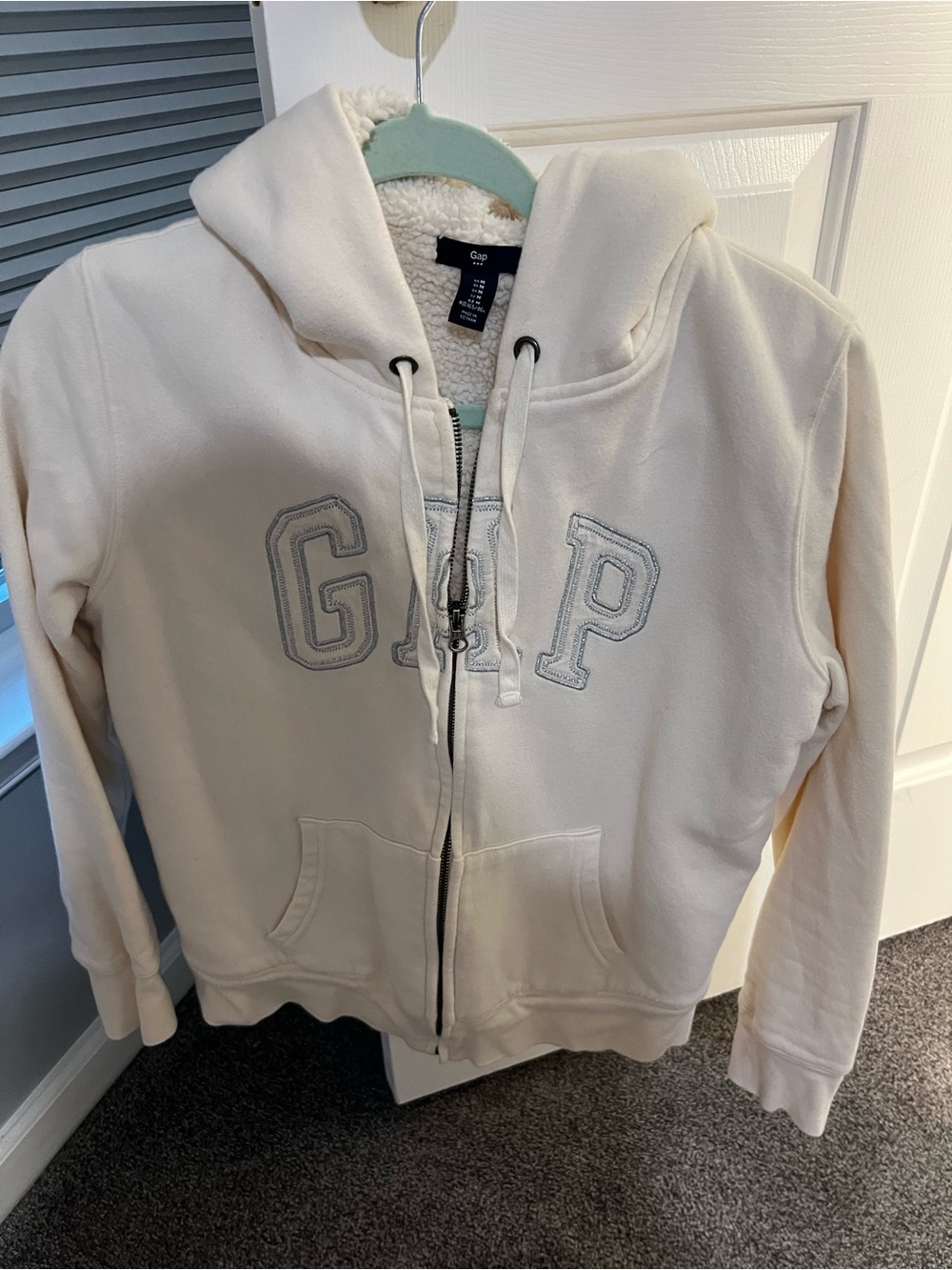 GAP Wome’s Full Zip Sherpa Hoodie Medium / Warm Cozy Jacket Cream - Picture 1 of 4